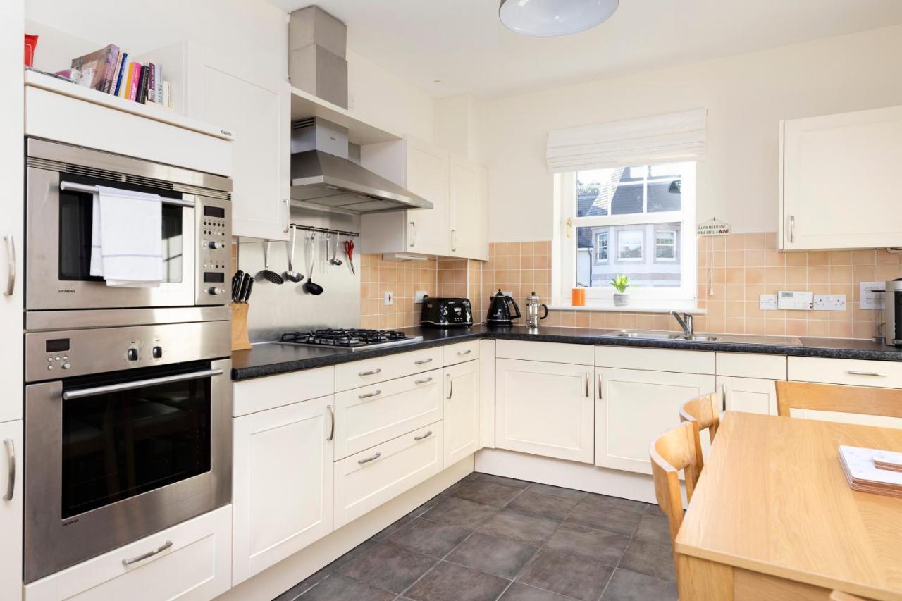 Joivy Modern Flat With Free Parking Apartment EDI Exterior photo