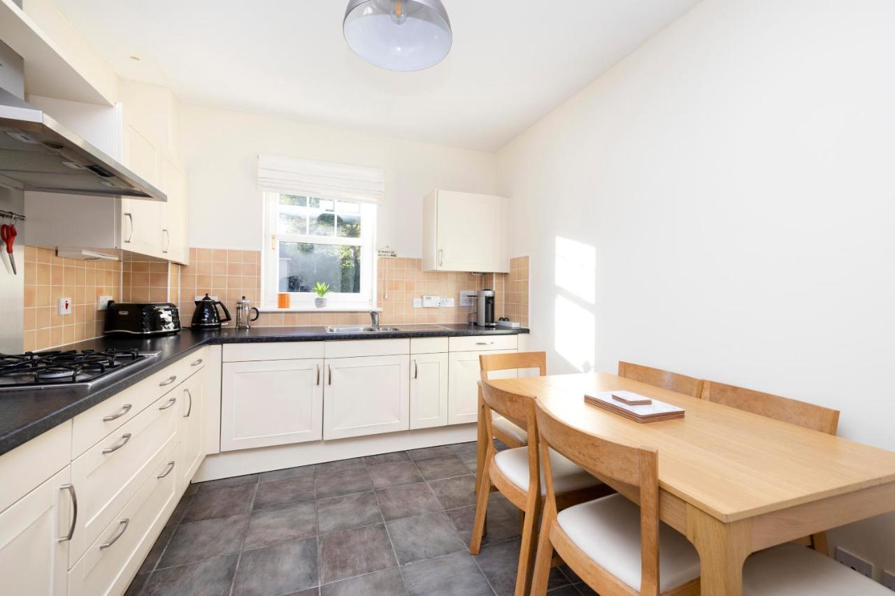 Joivy Modern Flat With Free Parking Apartment EDI Exterior photo