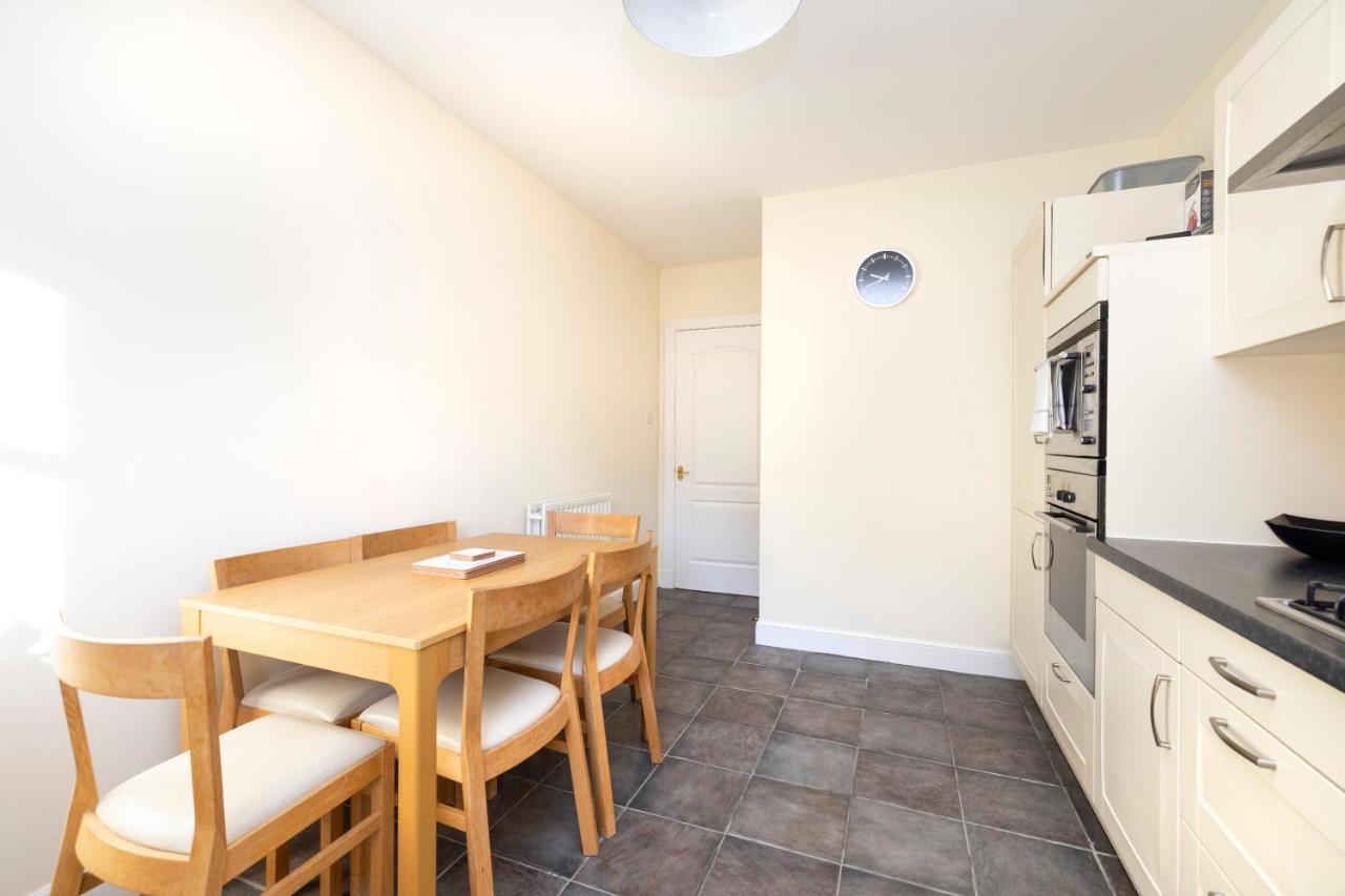 Joivy Modern Flat With Free Parking Apartment EDI Exterior photo