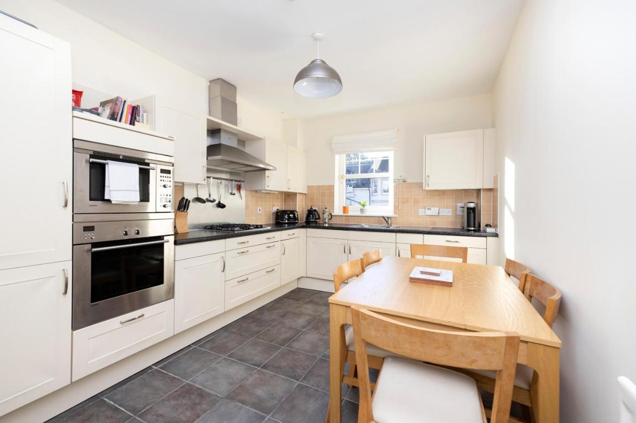 Joivy Modern Flat With Free Parking Apartment EDI Exterior photo