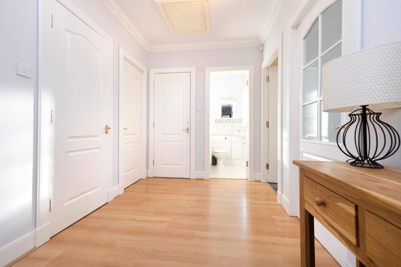 Joivy Modern Flat With Free Parking Apartment EDI Exterior photo