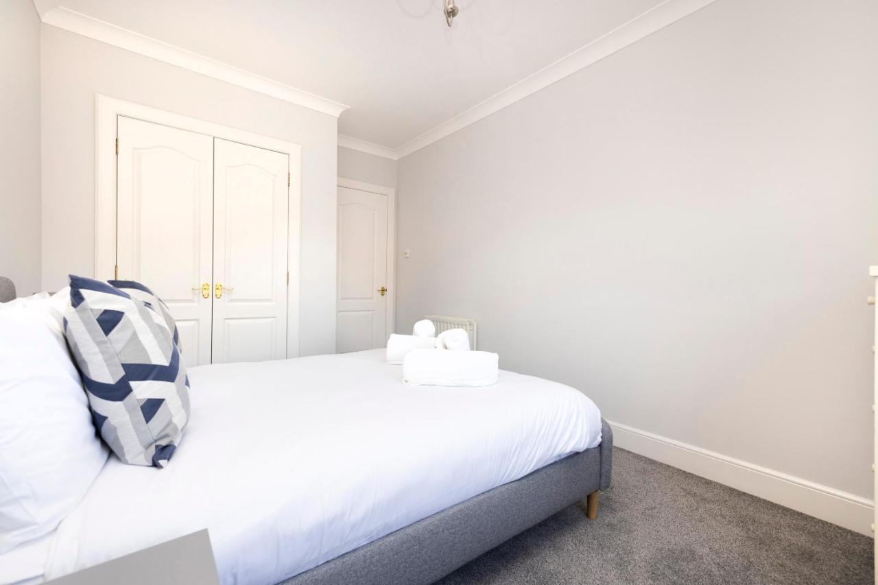 Joivy Modern Flat With Free Parking Apartment EDI Exterior photo